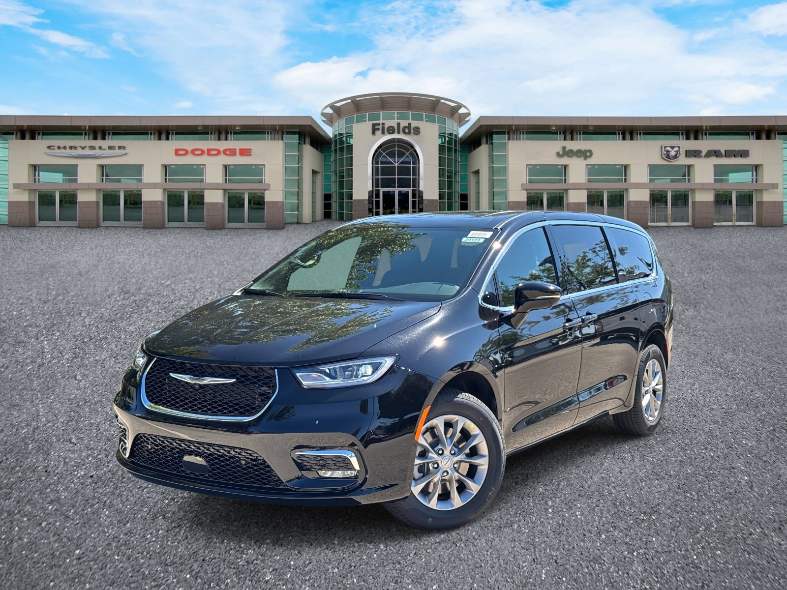 2026 Chrysler Pacifica Select's photo