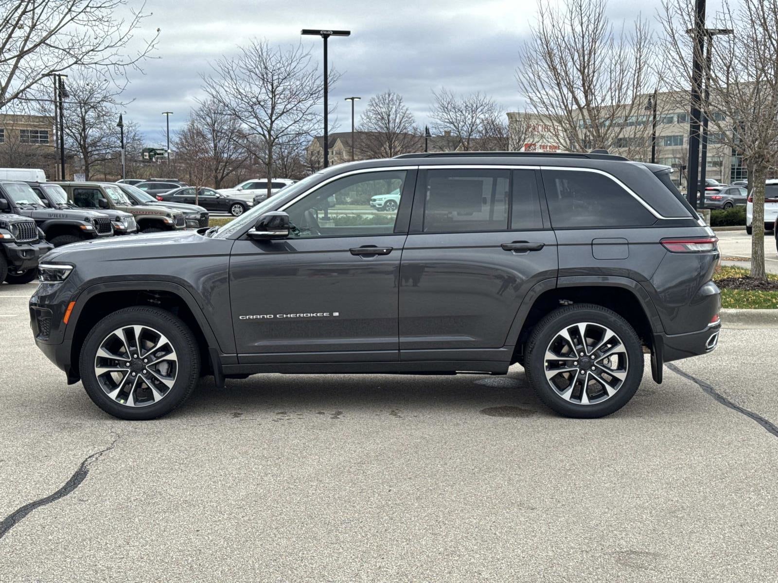 2025 Jeep Grand Cherokee Overland - Photo 8