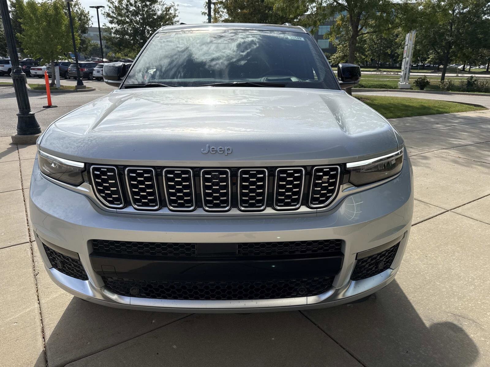 2025 Jeep Grand Cherokee L Summit Reserve photo 2