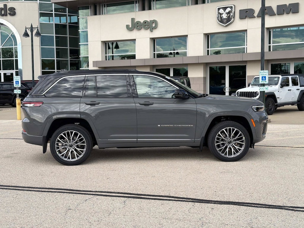New 2027 Jeep Grand Cherokee SUMMIT 4X4 Sport Utility