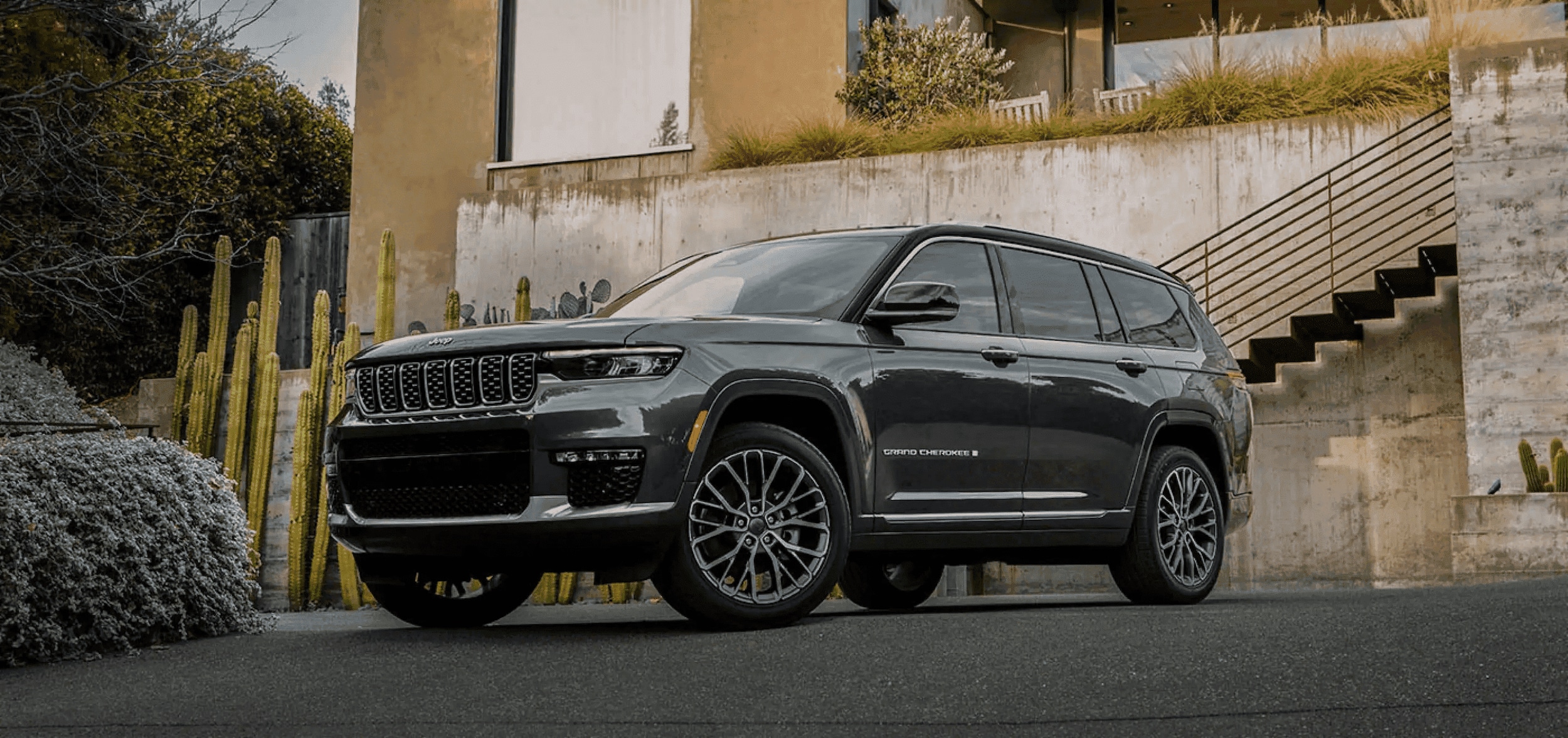 2022-Jeep-Grand-Cherokee-Exterior.png