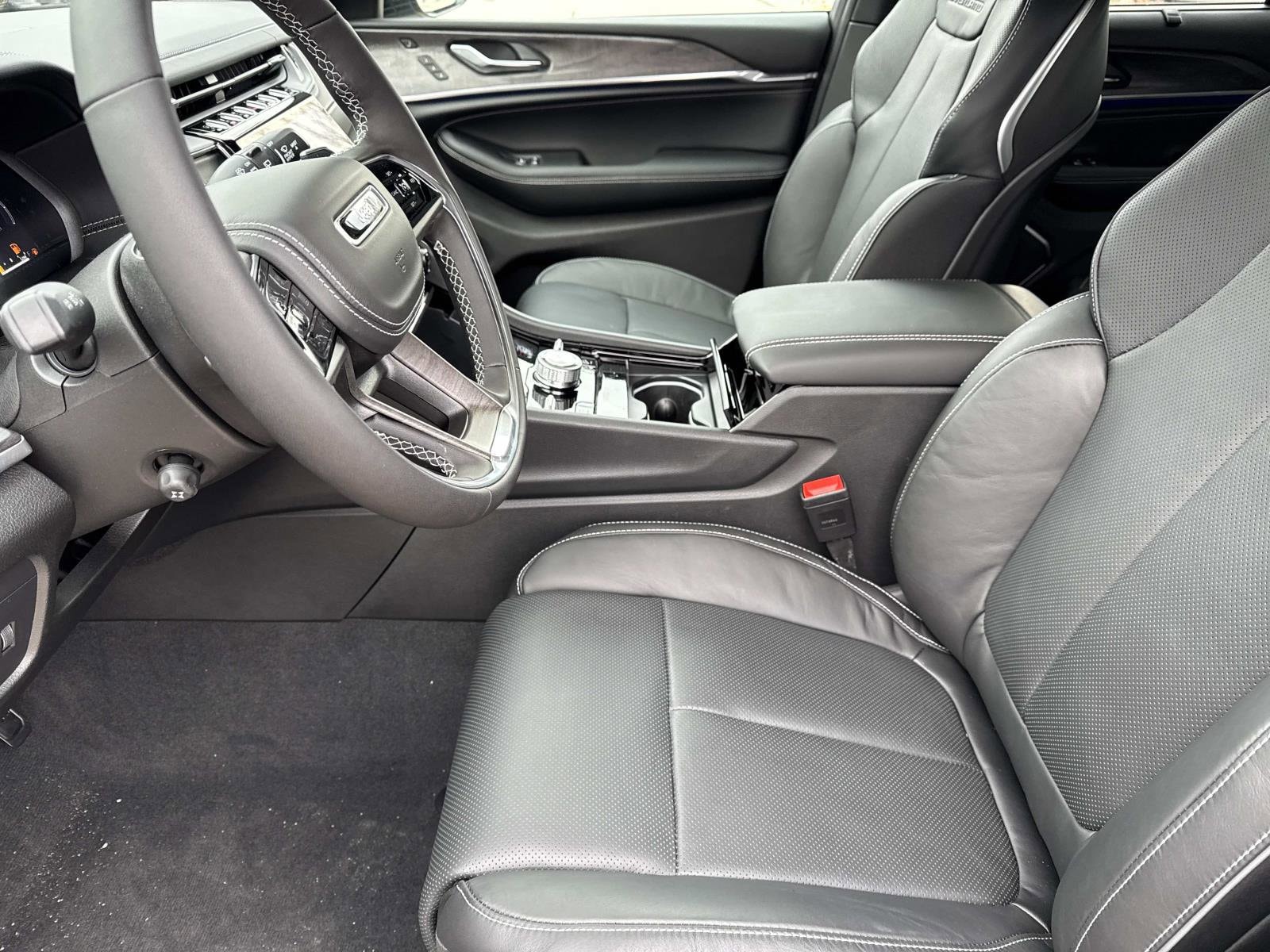 2025 Jeep Grand Cherokee Overland - Photo 20