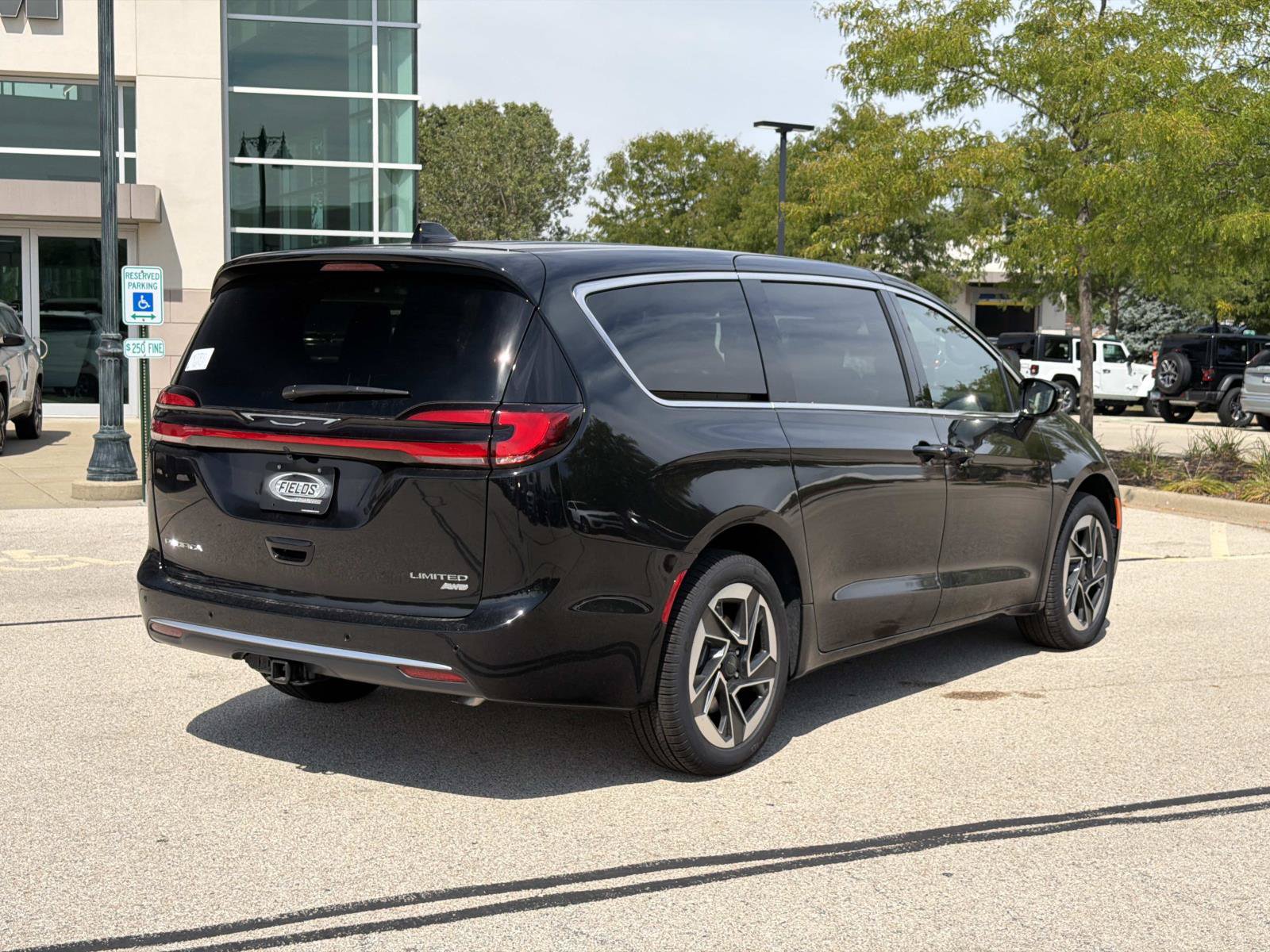 New 2027 Chrysler Pacifica LIMITED AWD Passenger Van