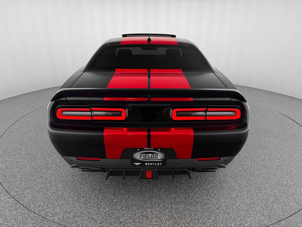 2019 Dodge Challenger R/T Scat Pack Widebody photo 3