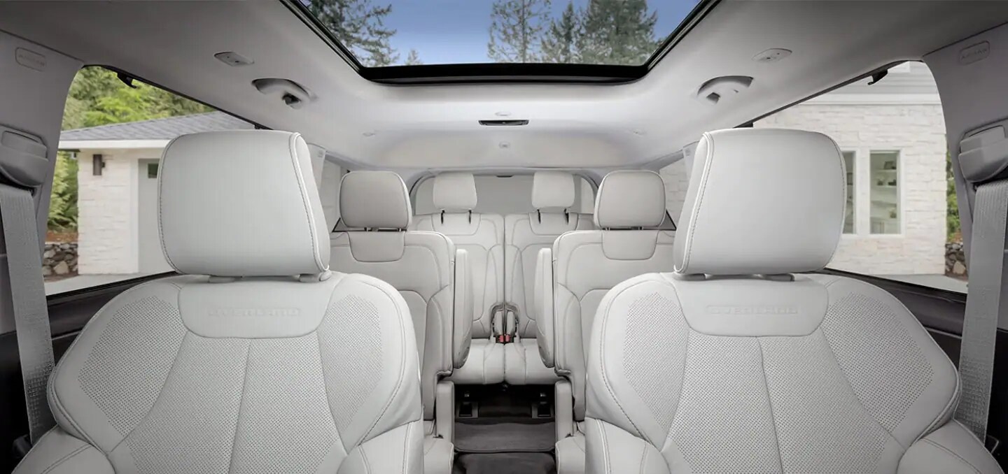 2023-Jeep-Grand-Cherokee-interior-seating.png