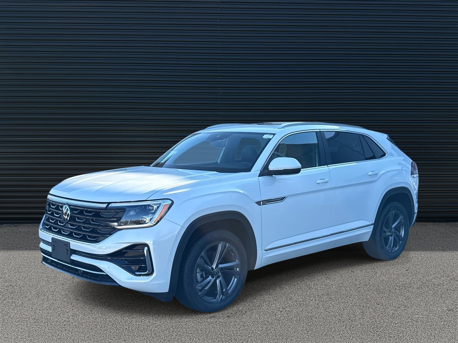 2024 Volkswagen Atlas Cross Sport SEL R-LINE's photo