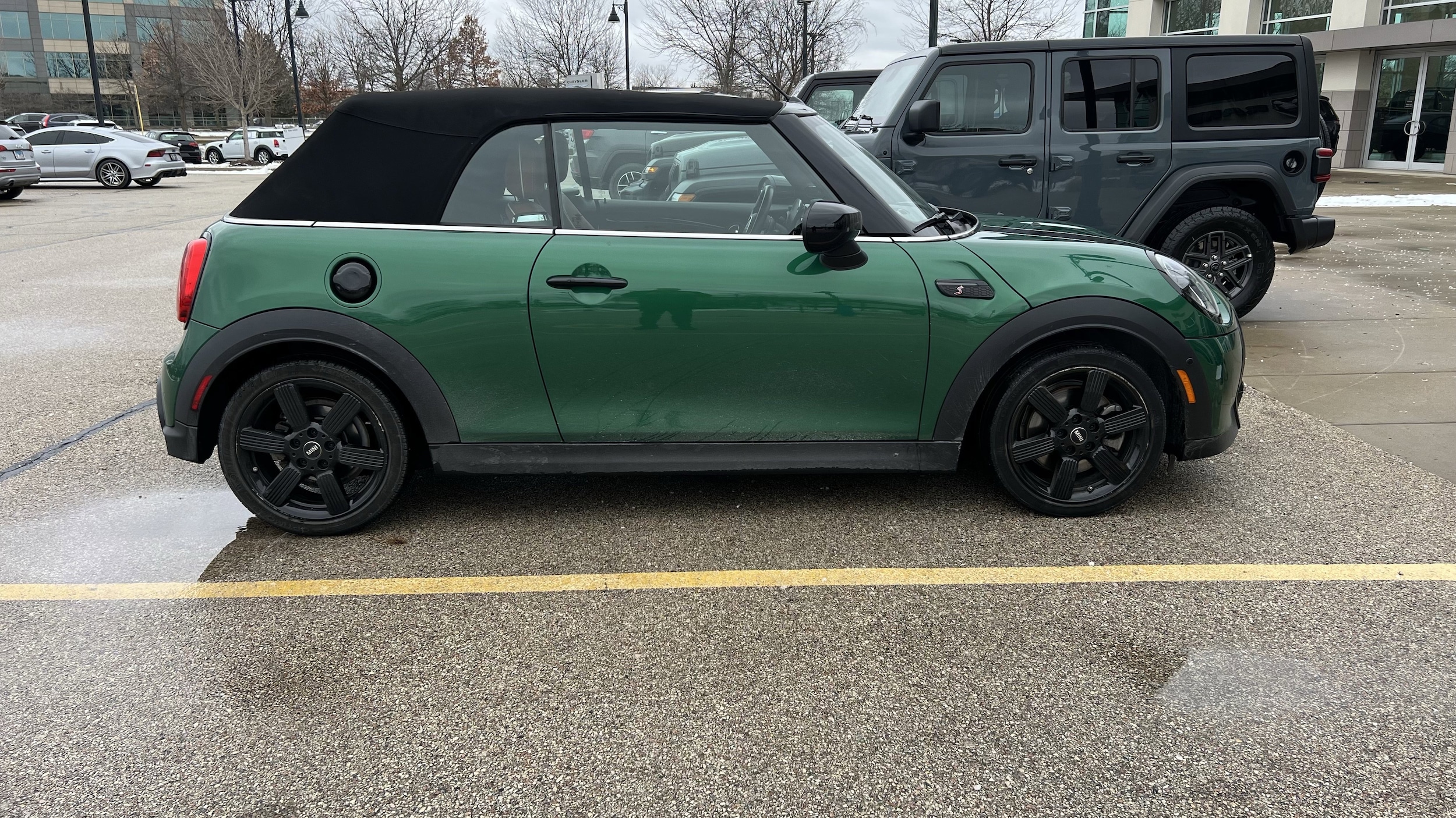 2023 MINI Convertible S's photo