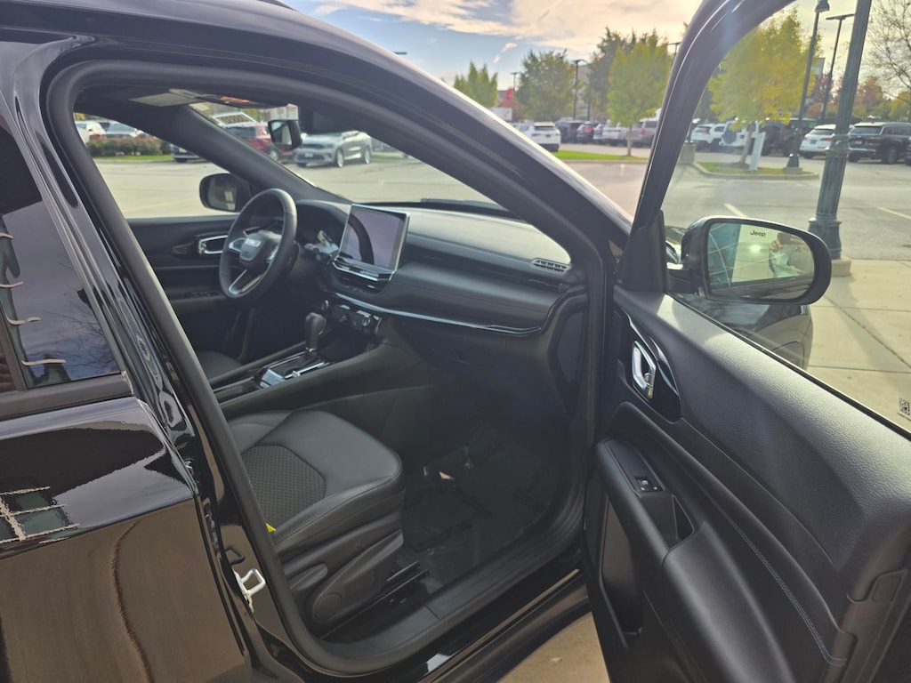 Used 2025 Jeep Compass Latitude Latitude 4x4