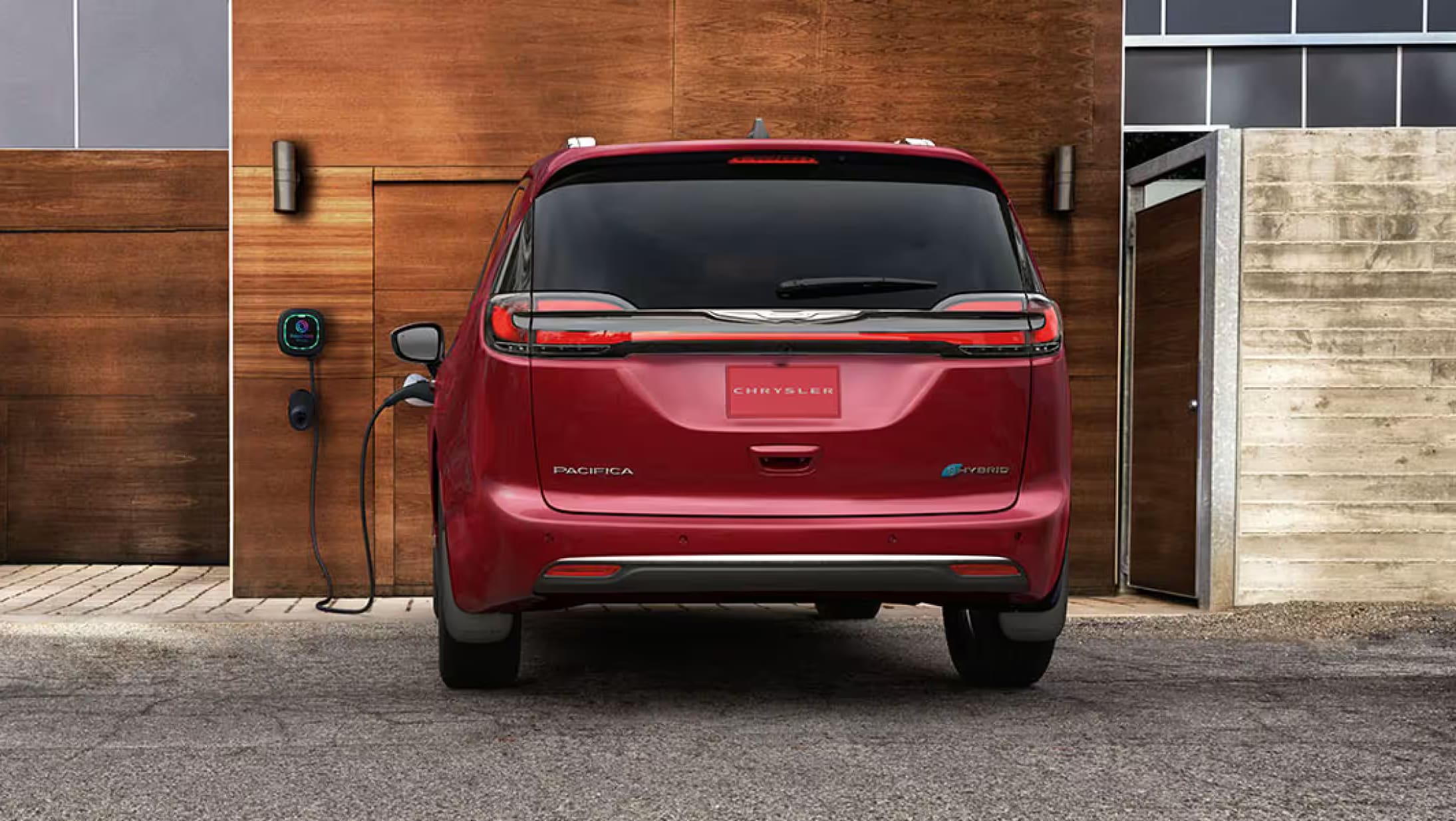 2025-Chrysler-Pacifica-PHEV-plugged-in.png