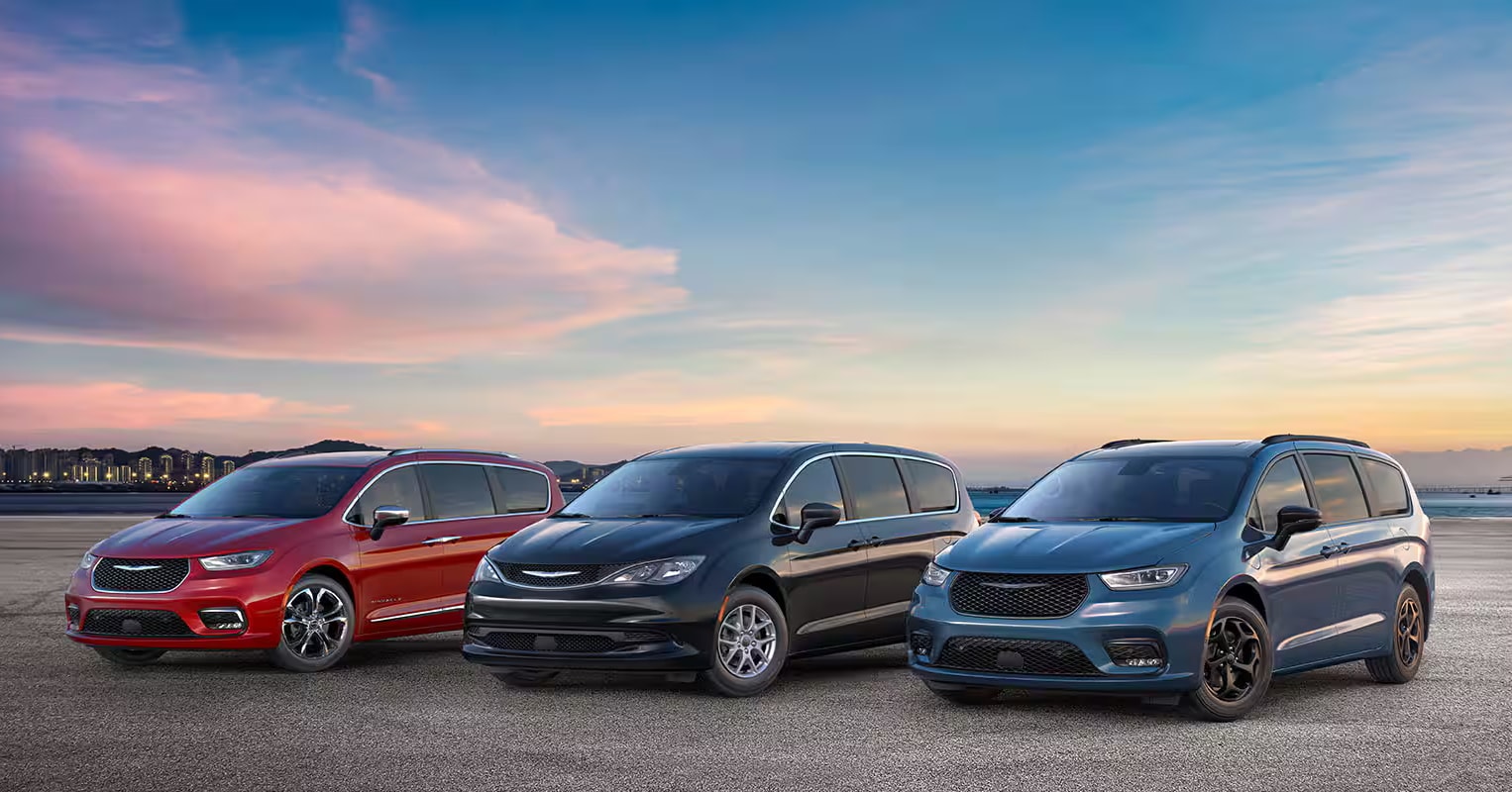 2025-chrysler-minivans-three.png