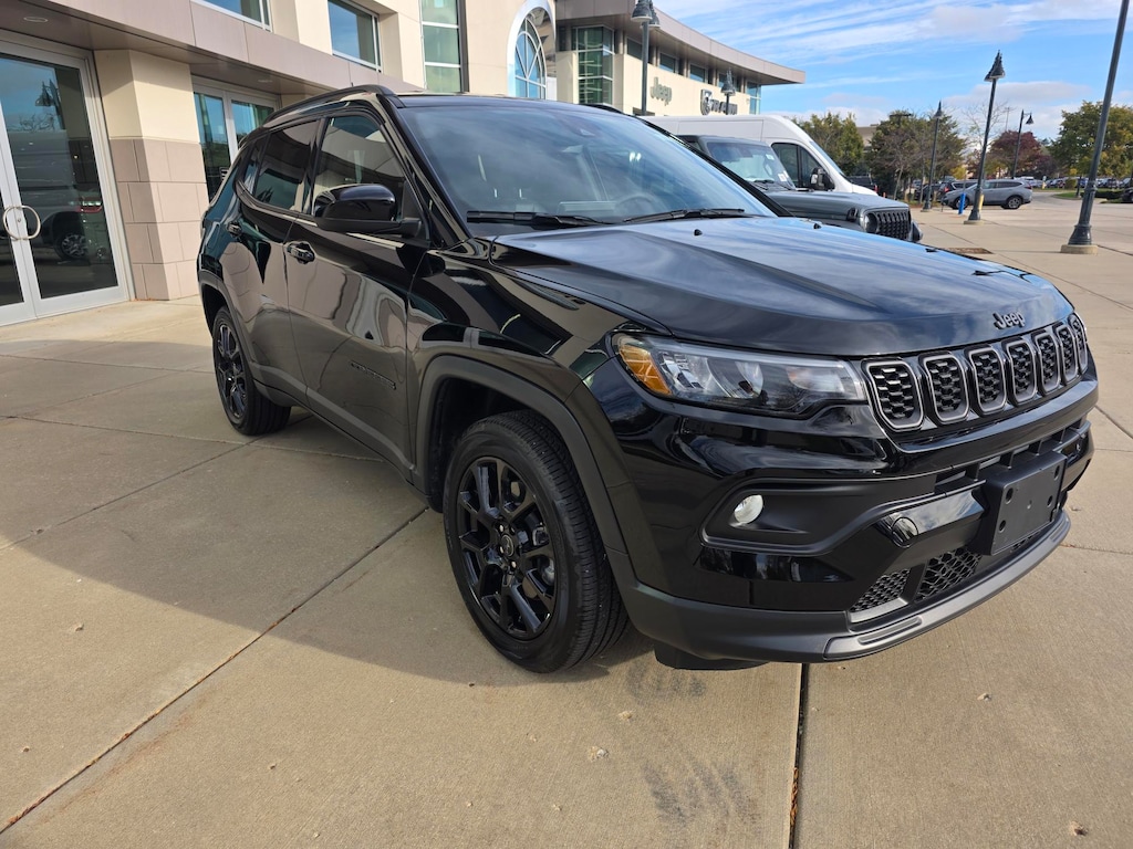 Used 2025 Jeep Compass Latitude Latitude 4x4