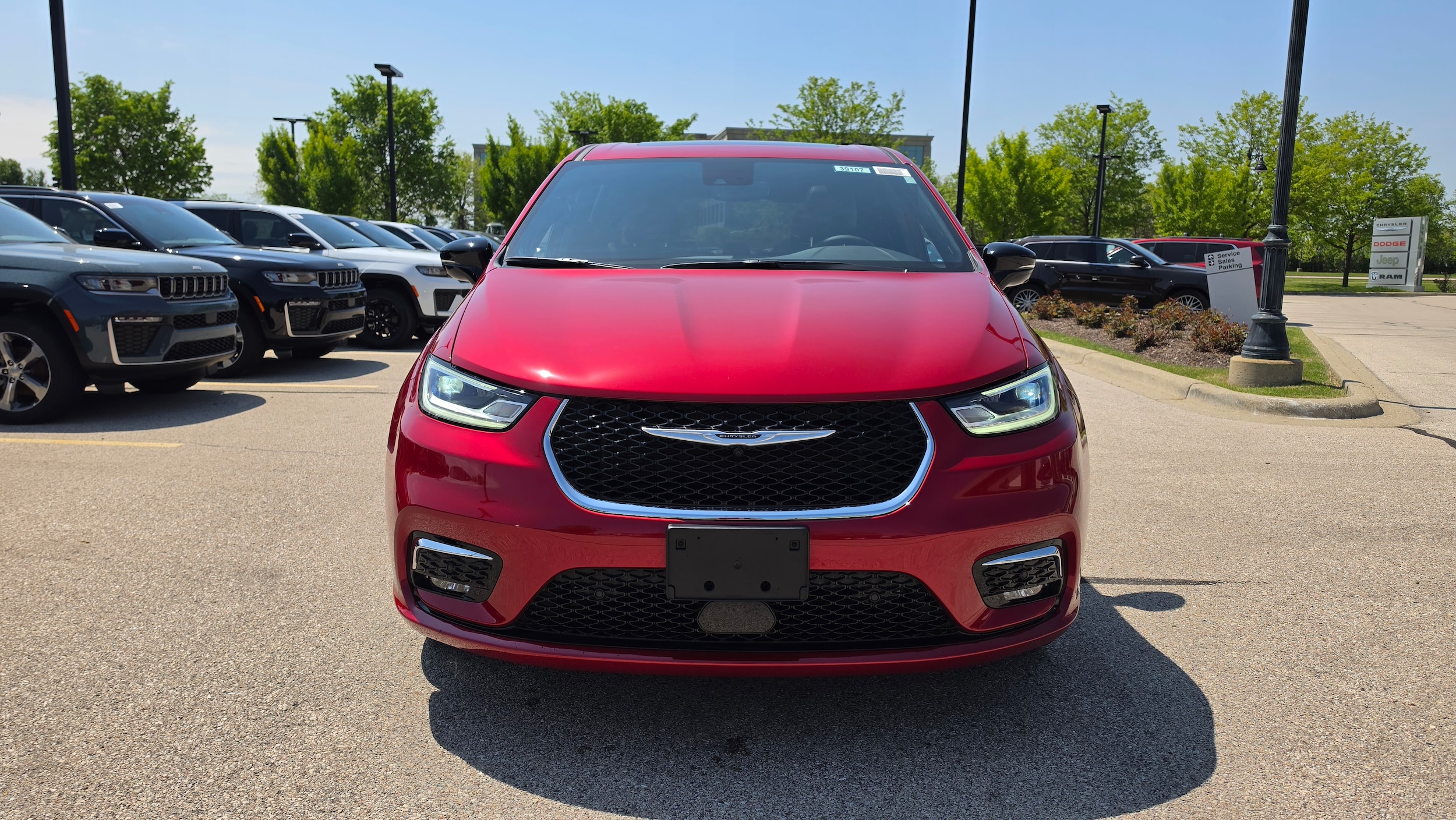 2026 Chrysler Pacifica Select AWD's photo