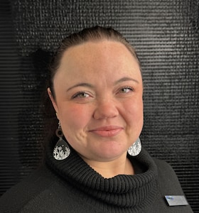 Staff member Sarah from ID_b87fcd6b0858