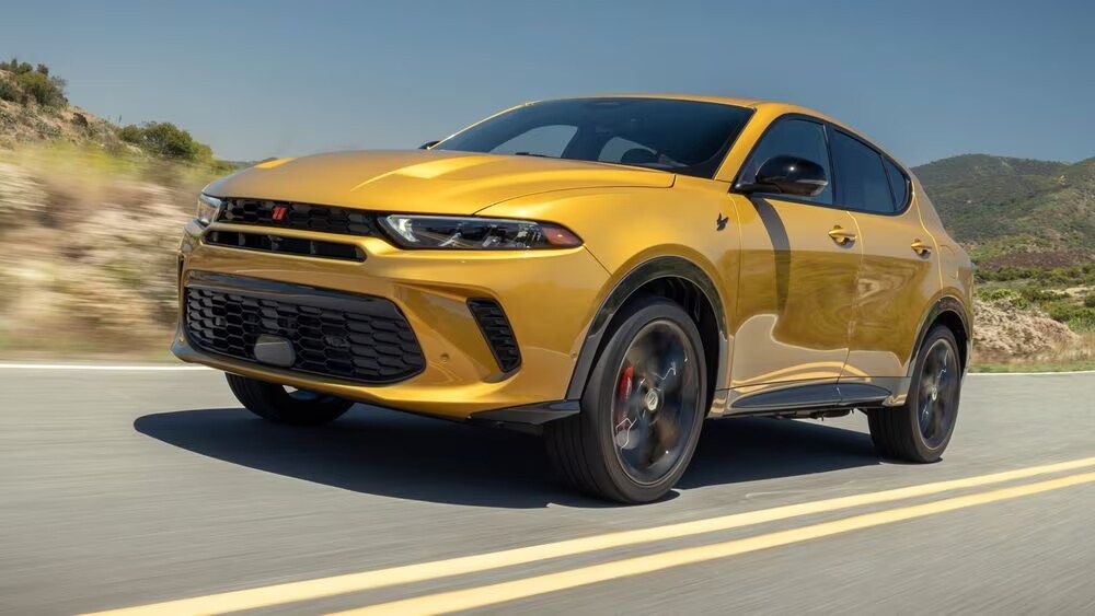 2025 dodge hornet rt highway yellow