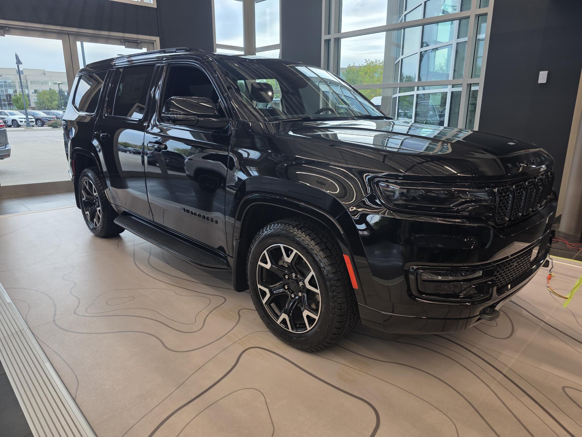 2025 Jeep Wagoneer Overland photo 3