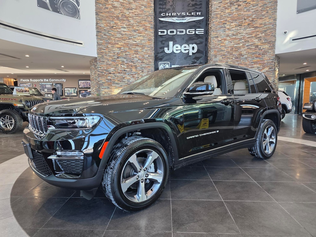 Used 2025 Jeep Grand Cherokee Limited Limited 4x4