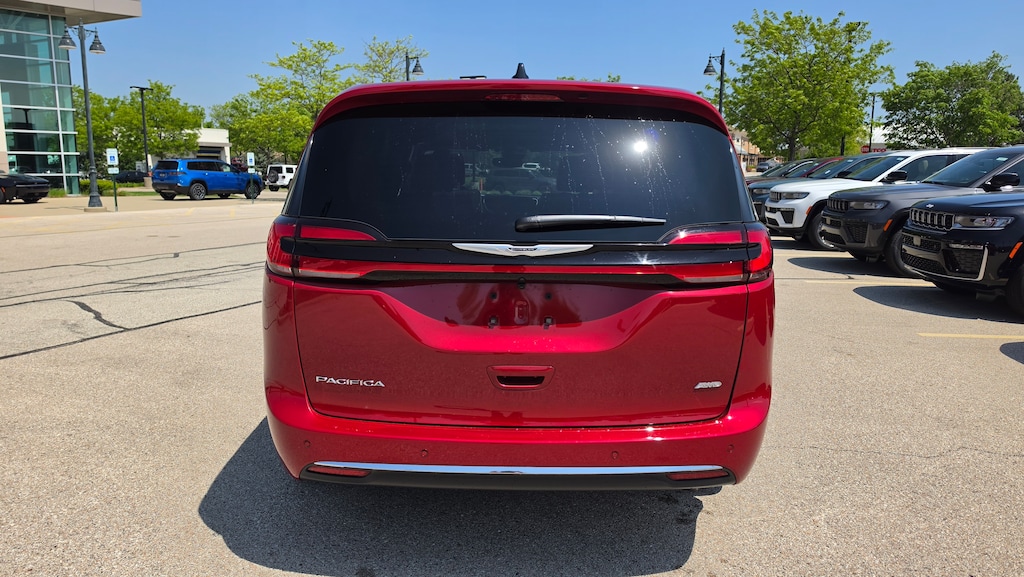 New 2026 Chrysler Pacifica SELECT AWD Passenger Van