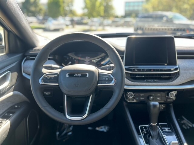 2025 Jeep Compass Limited photo 2