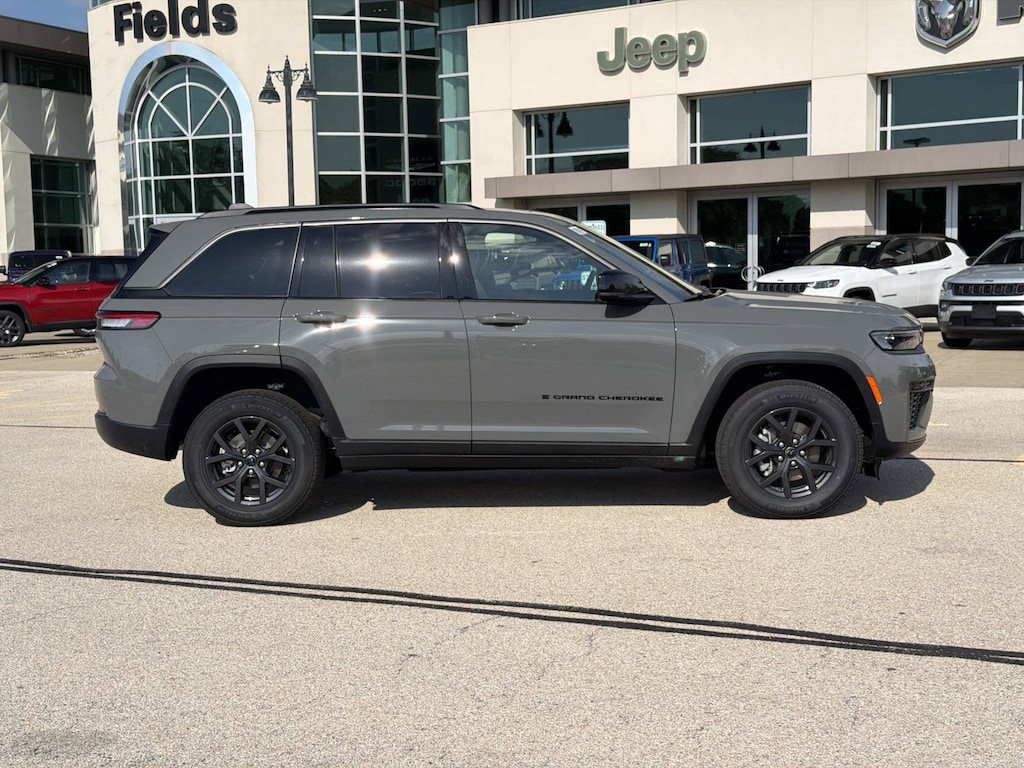 New 2027 Jeep Grand Cherokee LAREDO ALTITUDE 4X4 Sport Utility