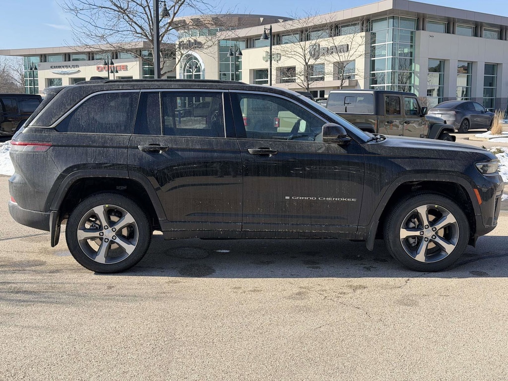 New 2026 Jeep Grand Cherokee LIMITED 4X4 Sport Utility