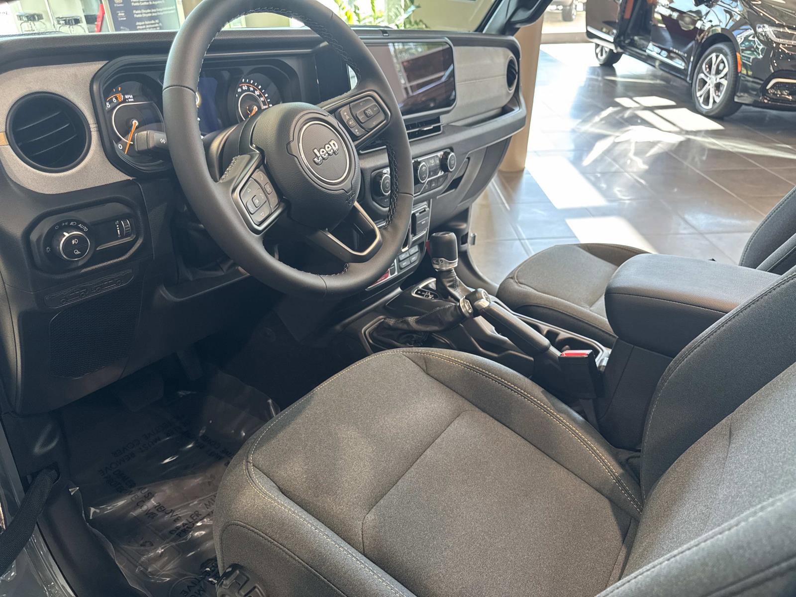 2025 Jeep Gladiator Willys - Photo 16