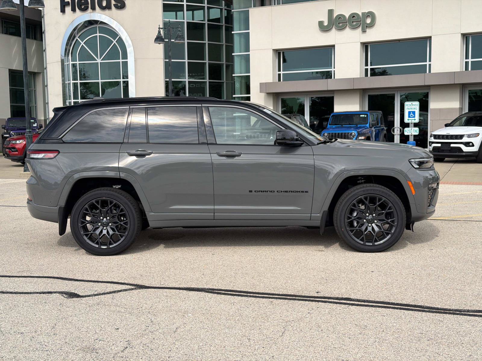 New 2027 Jeep Grand Cherokee 2 Row SUMMIT 4X4 Sport Utility