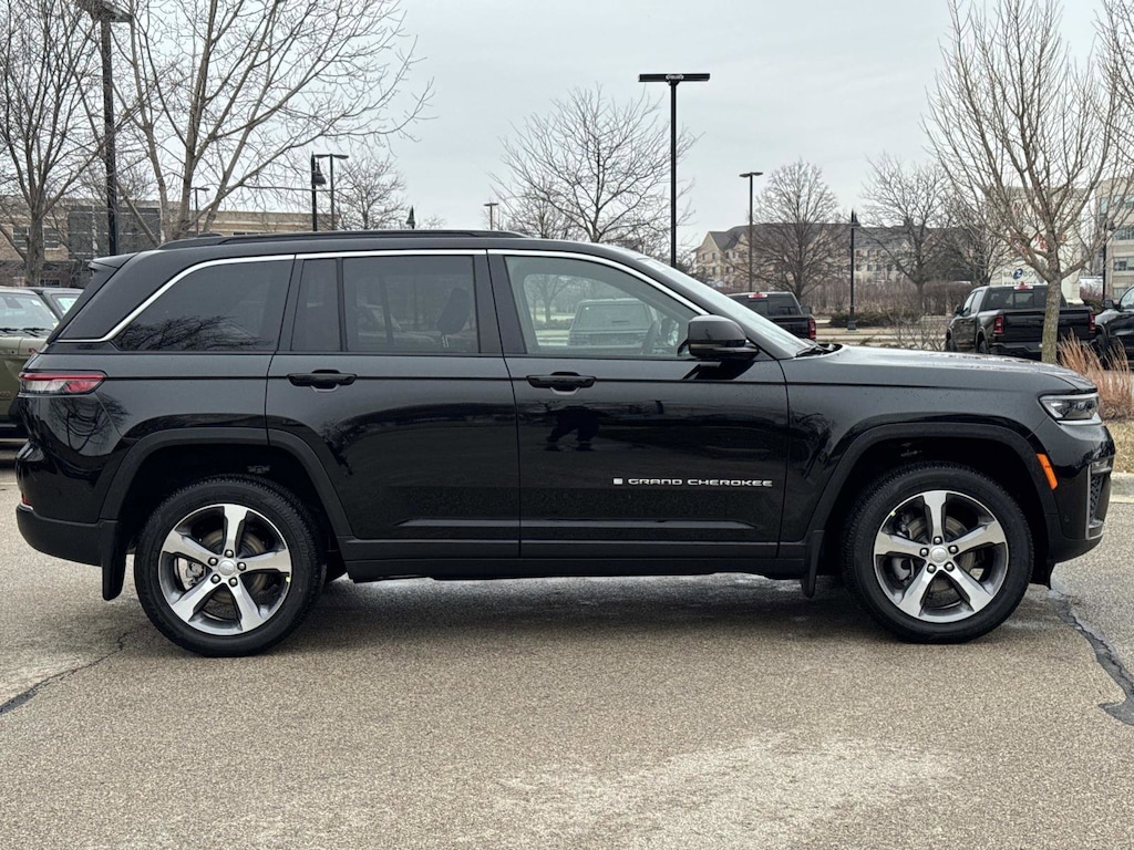 New 2026 Jeep Grand Cherokee LIMITED 4X4 Sport Utility