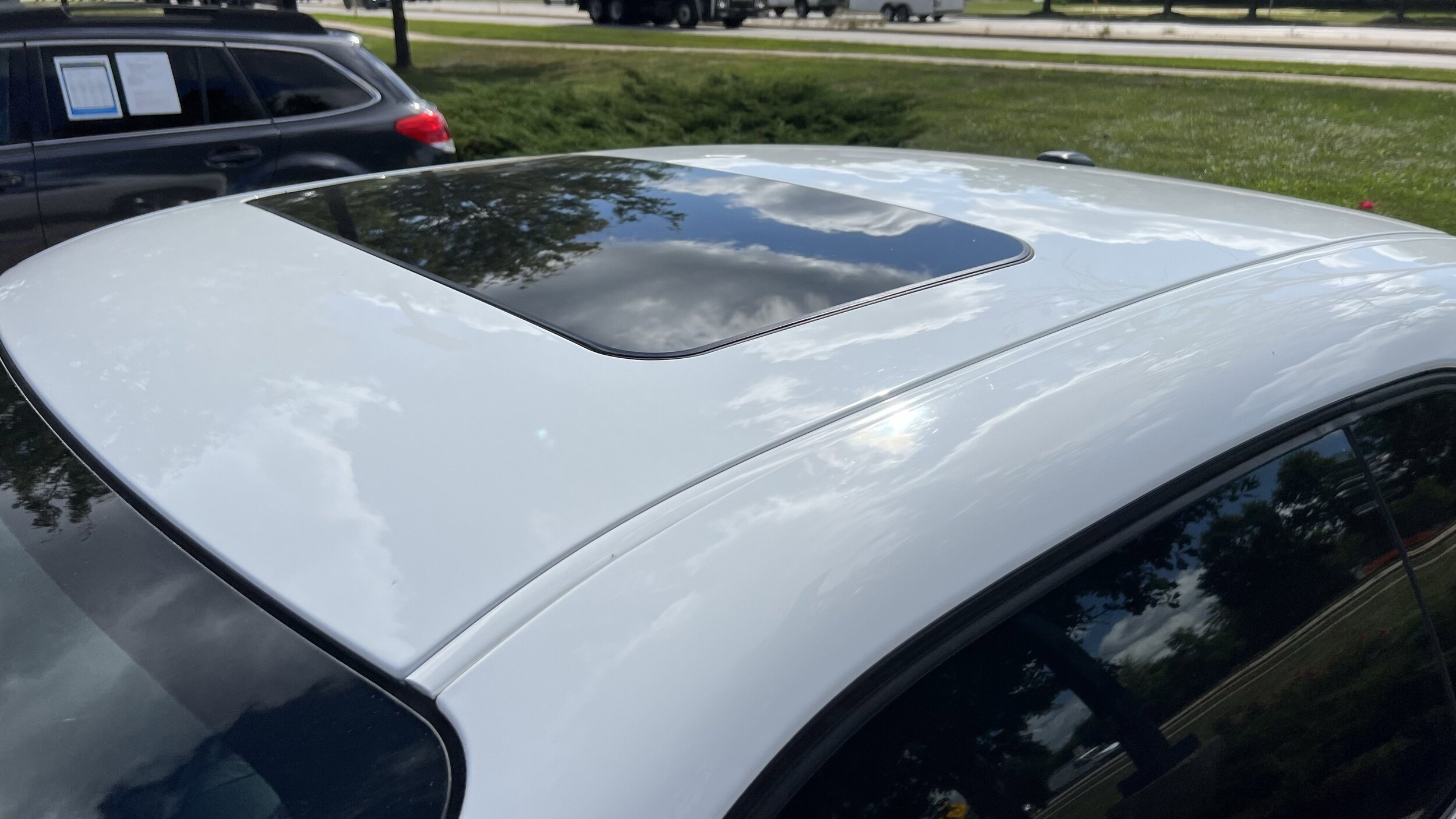 2013 Dodge Challenger R/T photo 3