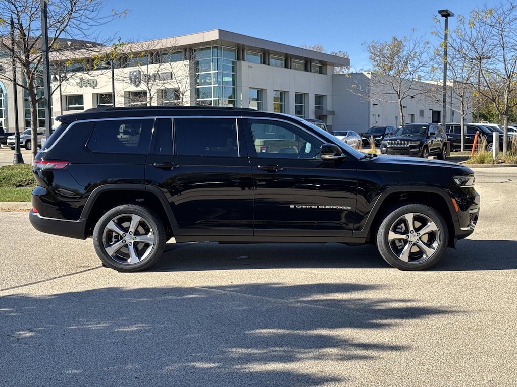 New 2025 Jeep Grand Cherokee L LIMITED 4X4 Sport Utility