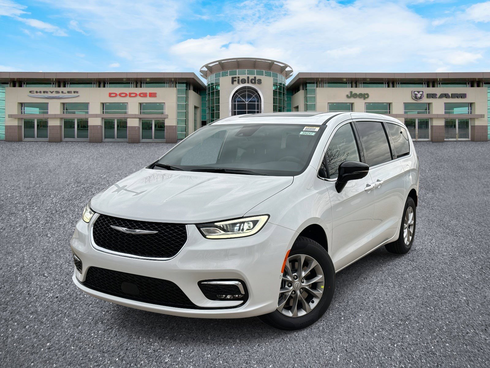 2026 Chrysler Pacifica Limited's photo