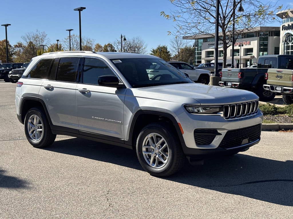 New 2025 Jeep Grand Cherokee LAREDO X 4X4 Sport Utility