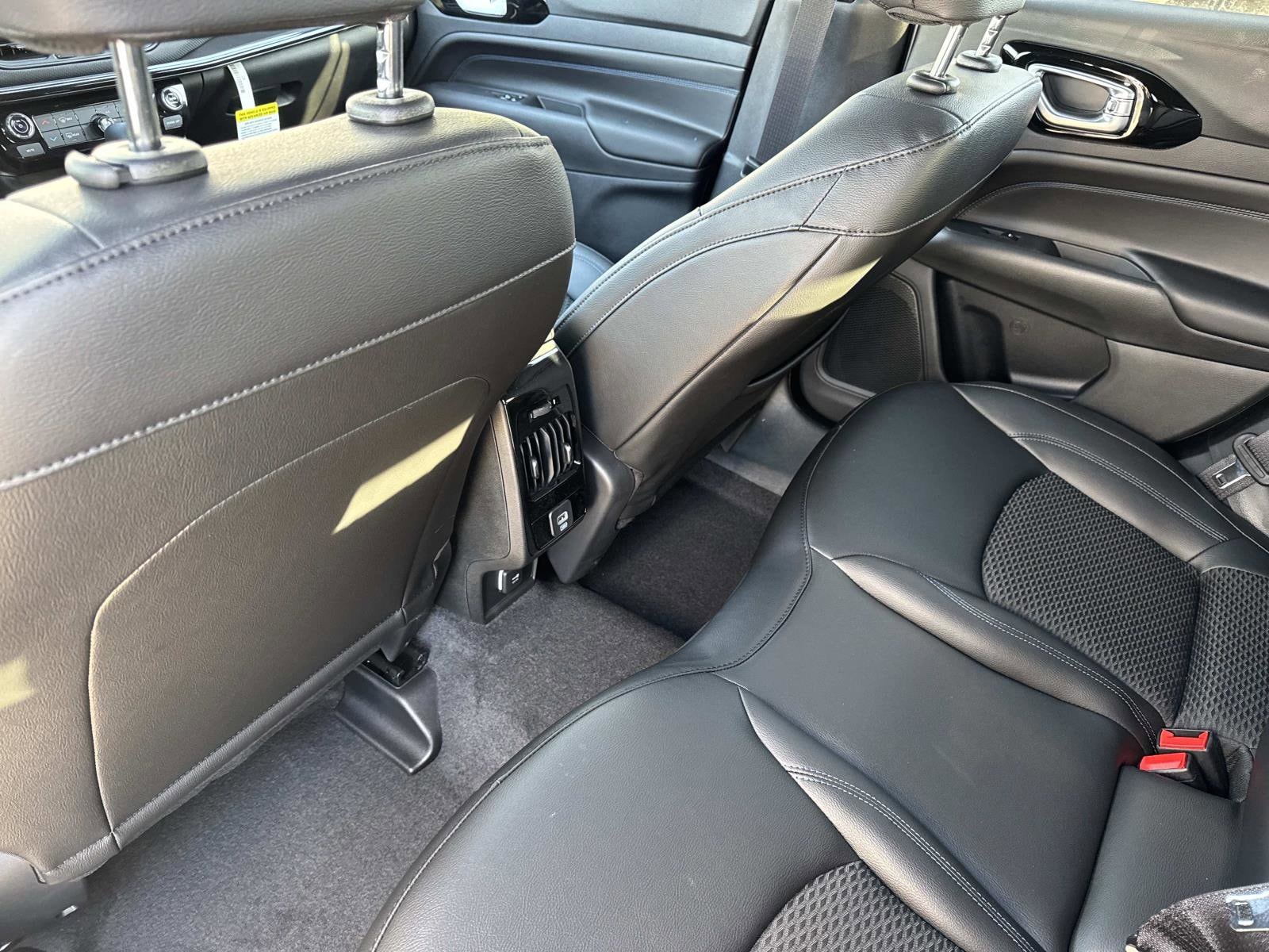 2026 Jeep Compass Latitude - Photo 13