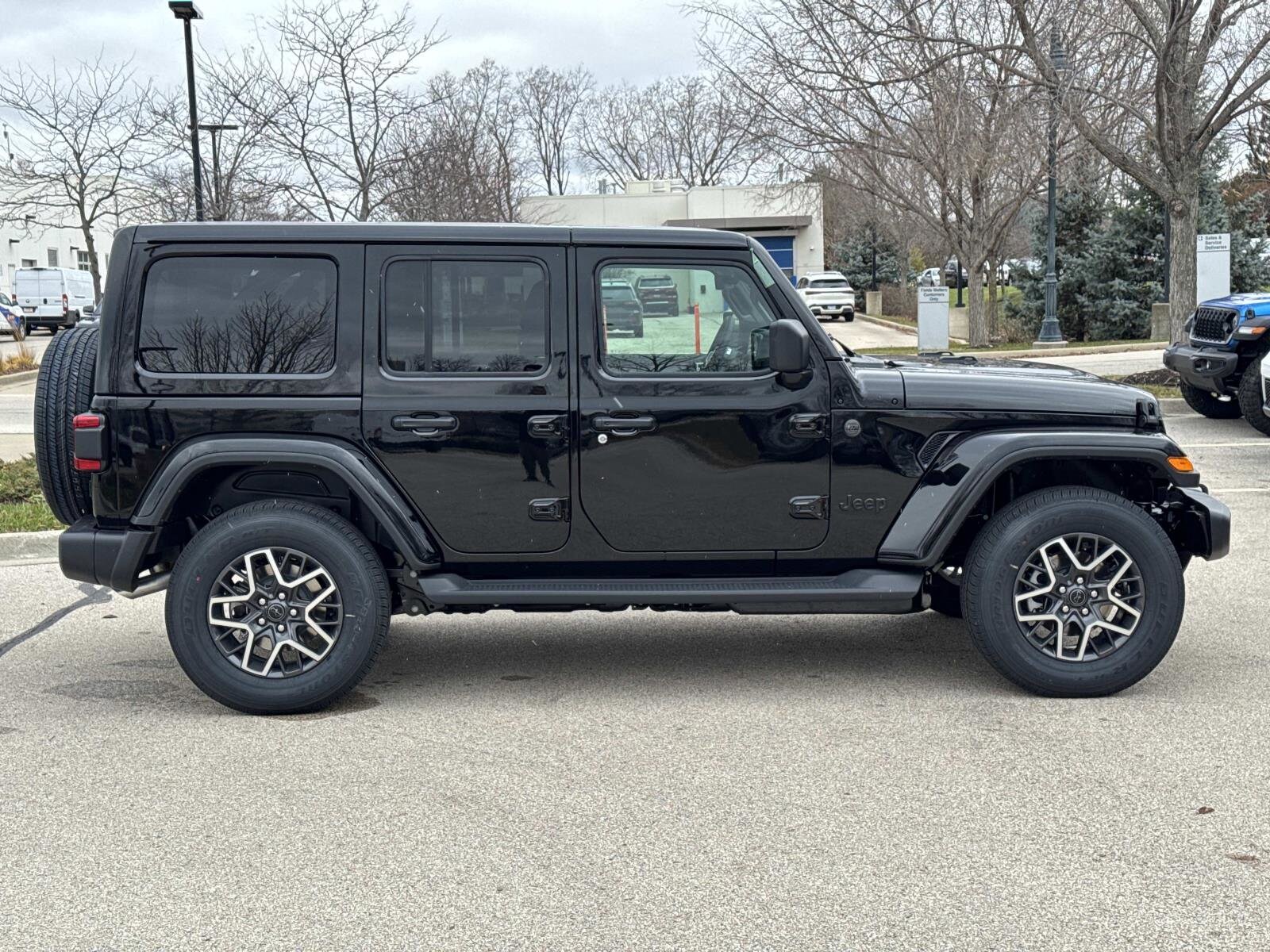 2026 Jeep Wrangler Sahara photo 4