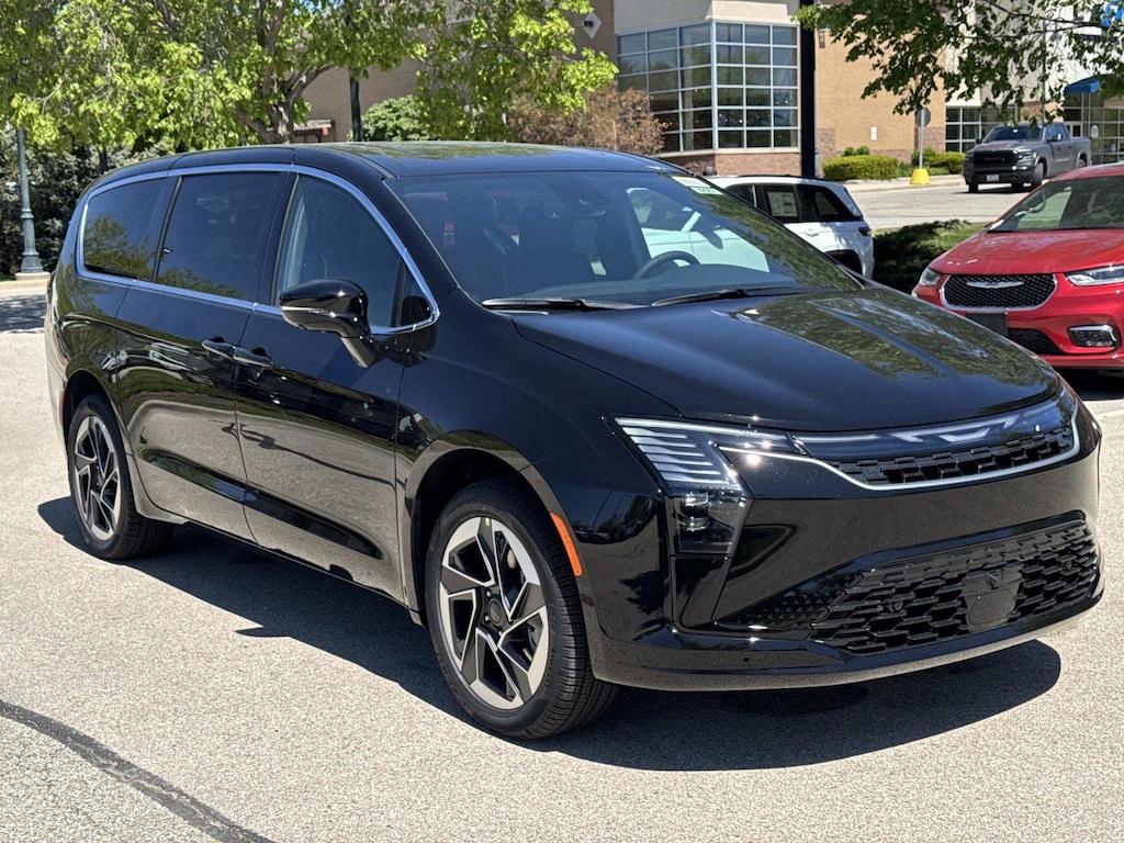 New 2027 Chrysler Pacifica LIMITED AWD Passenger Van