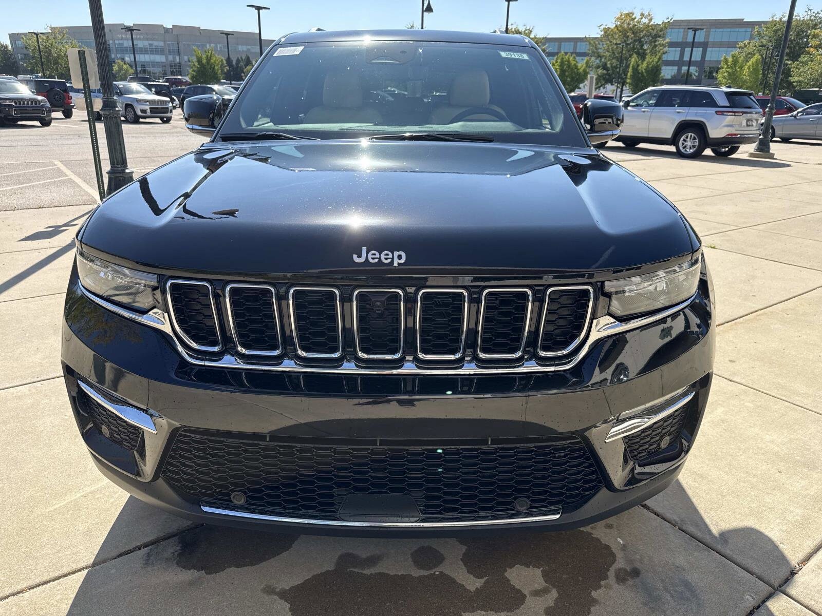 2025 Jeep Grand Cherokee Limited photo 2