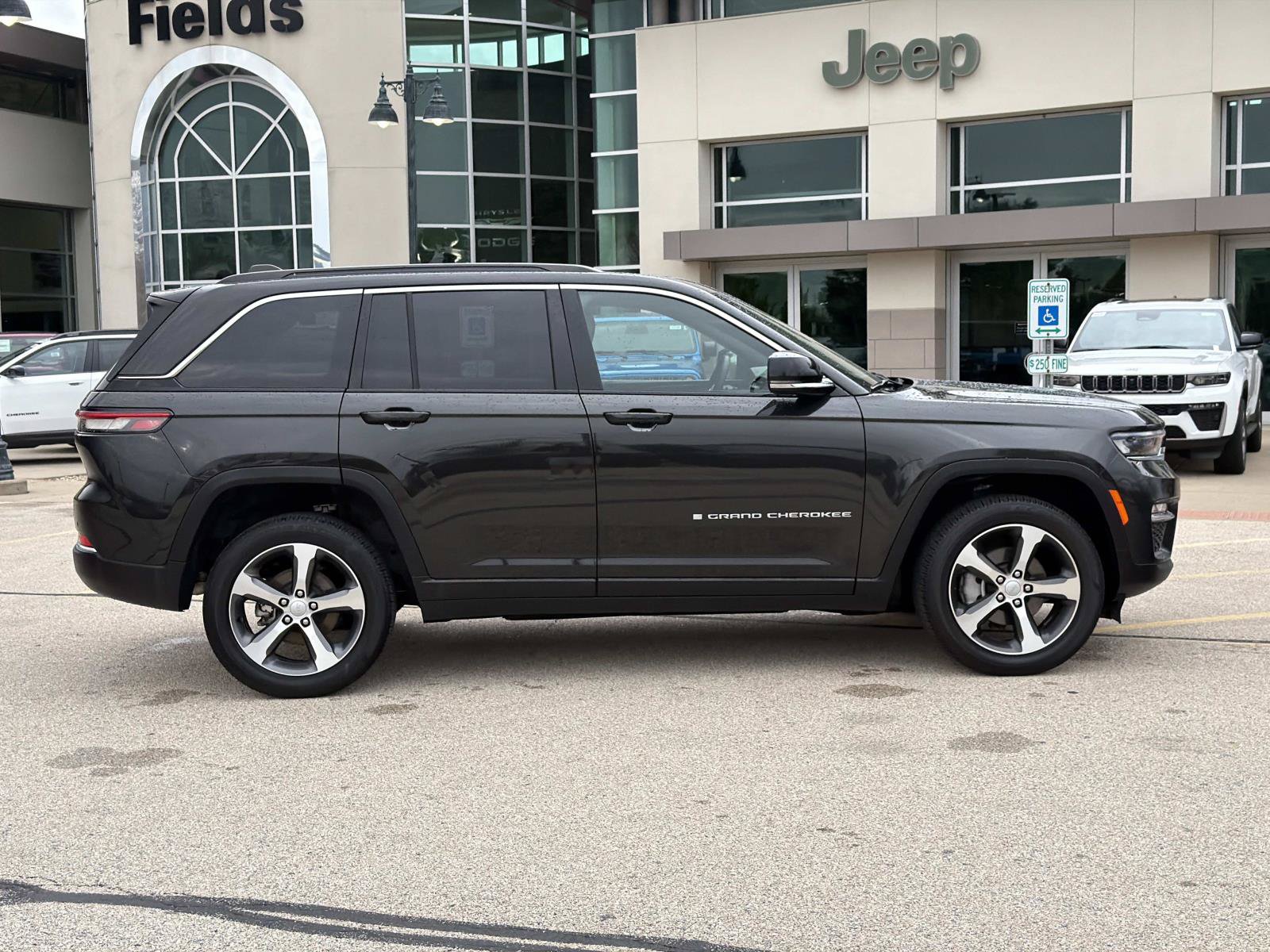 Used 2024 Jeep Grand Cherokee Limited Limited 4x4