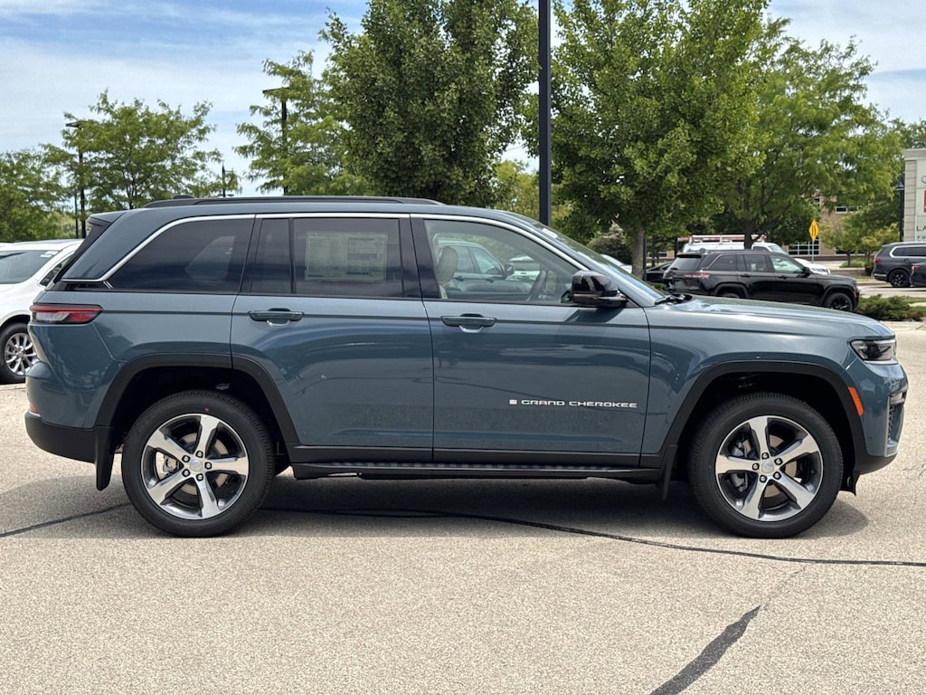 New 2026 Jeep Grand Cherokee LIMITED 4X4 Sport Utility
