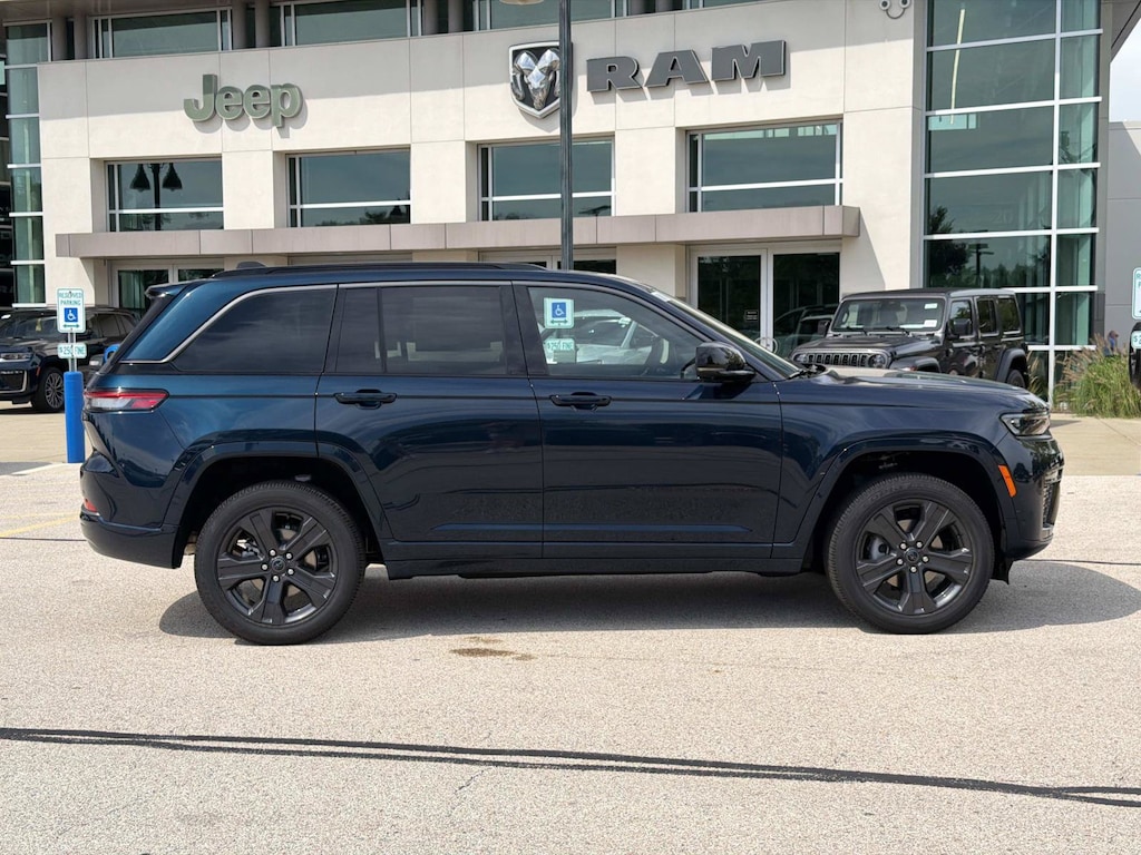 New 2027 Jeep Grand Cherokee 2 Row LIMITED 4X4 Sport Utility