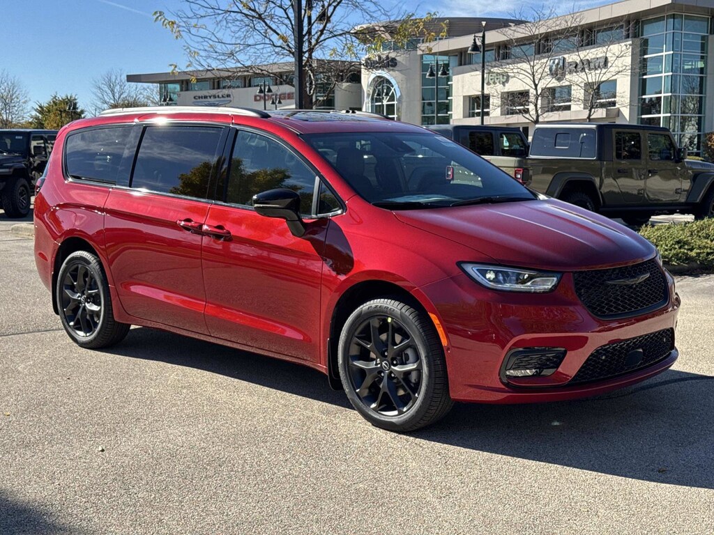 New 2026 Chrysler Pacifica SELECT AWD Passenger Van