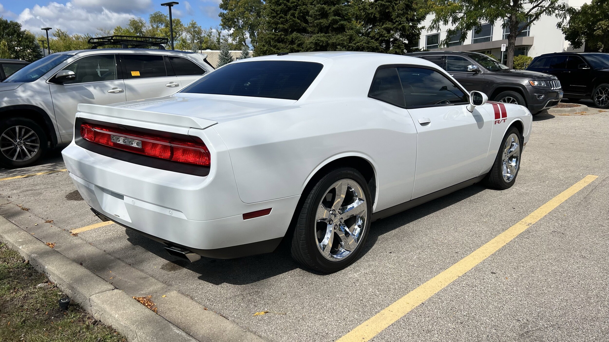 2013 Dodge Challenger R/T photo 2
