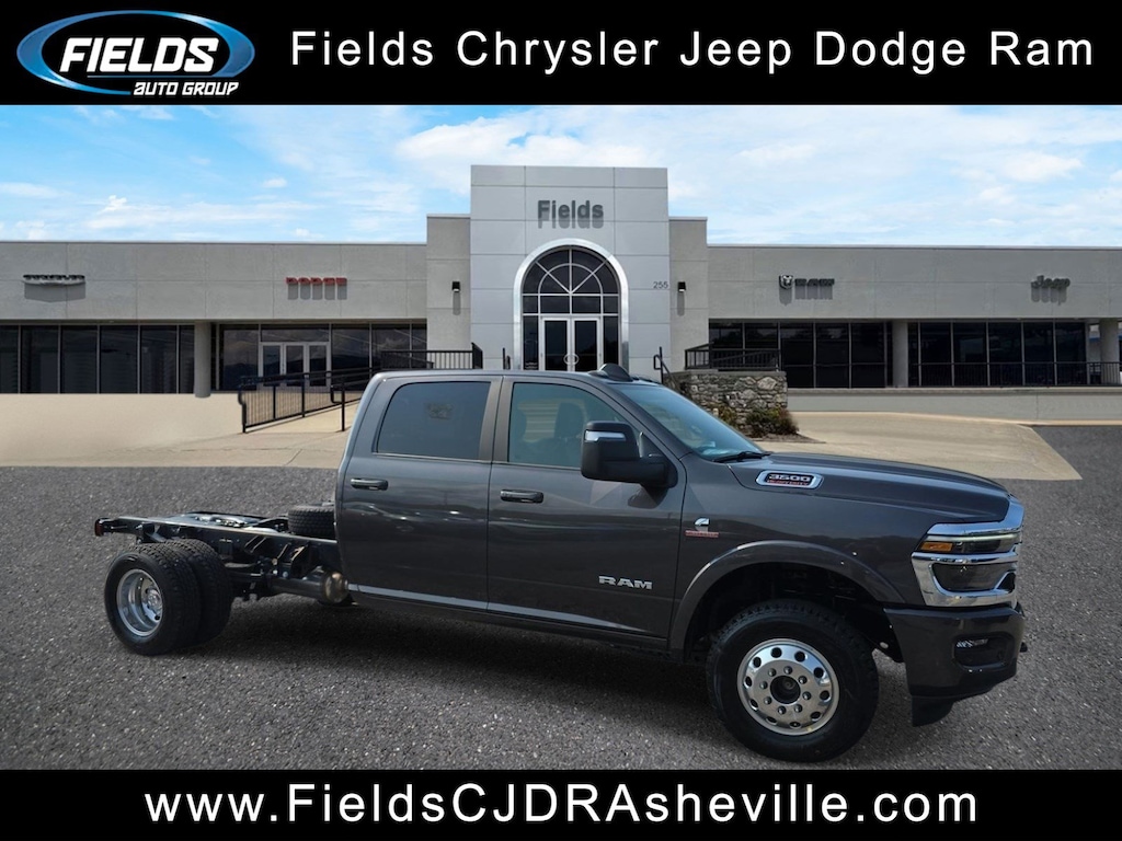 New 2026 Ram 3500 Chassis Cab BIG HORN CREW 4X4 60' CA Pickup