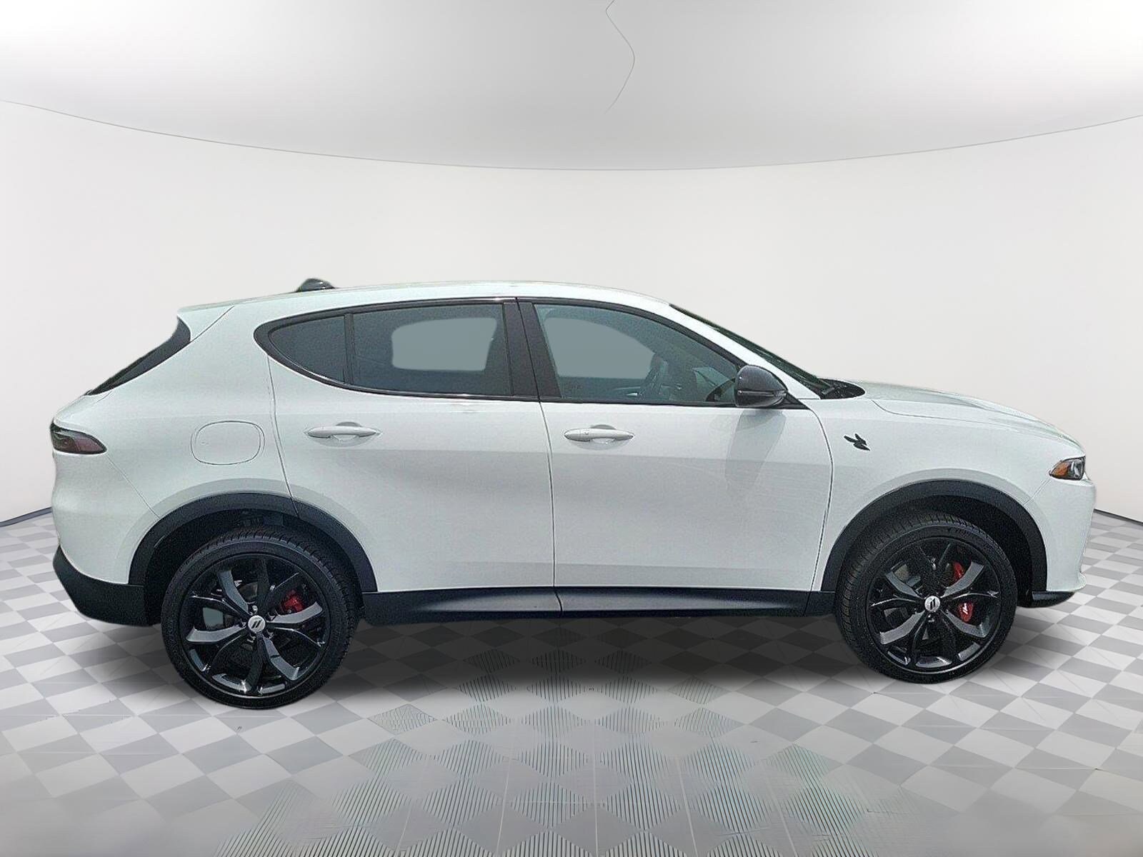 2024 Dodge Hornet GT photo 2