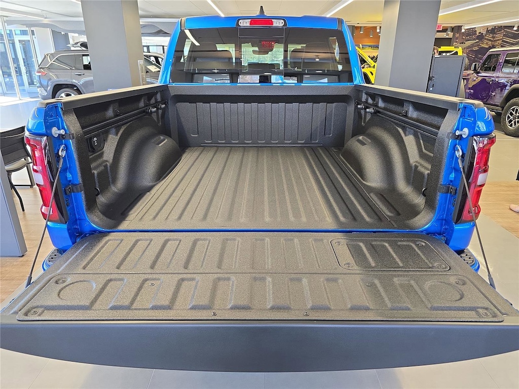 New 2026 Ram 1500 LARAMIE CREW CAB 4X4 5'7 BOX Pickup