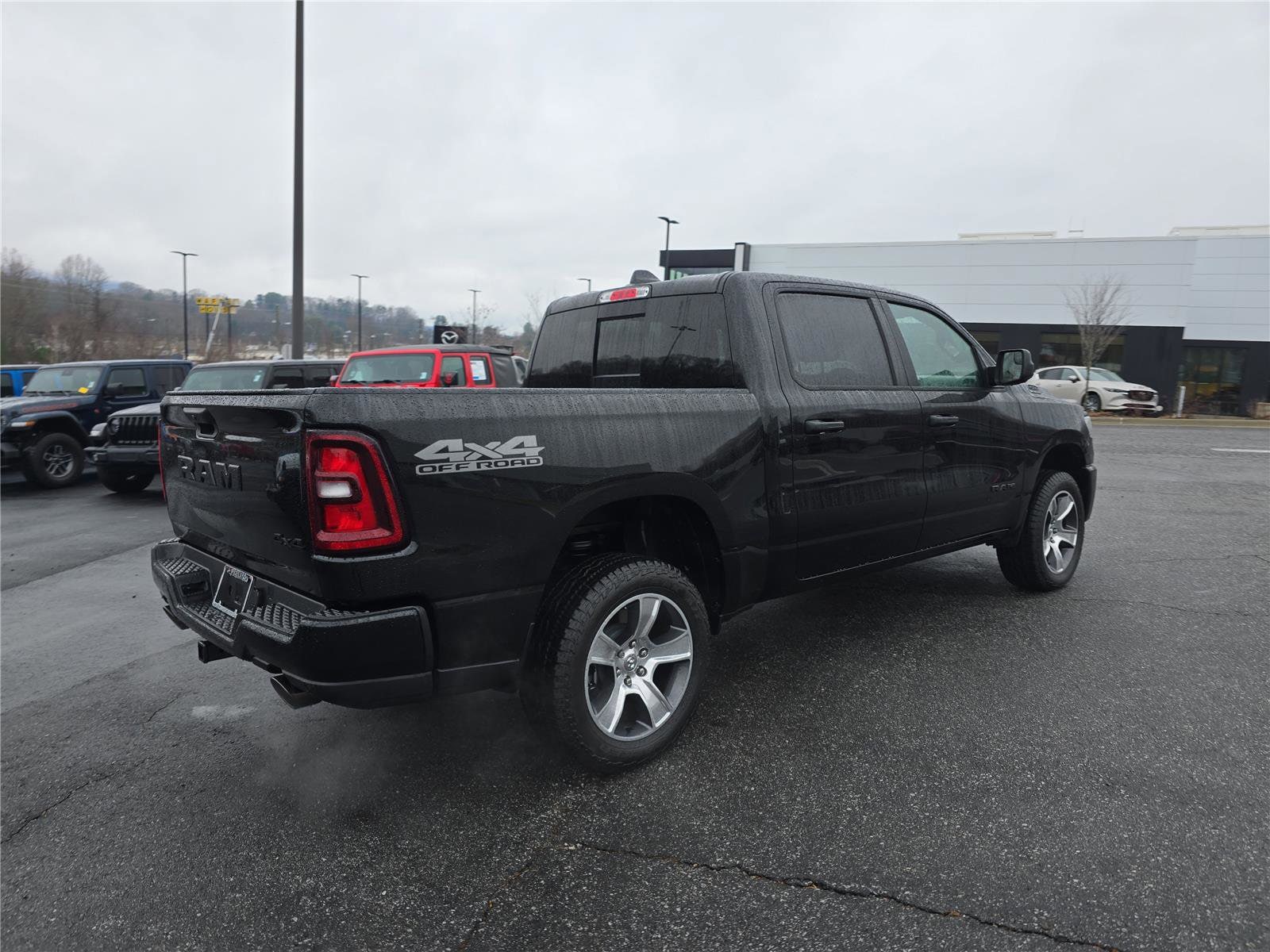 2025 RAM 1500 Tradesman - Photo 3