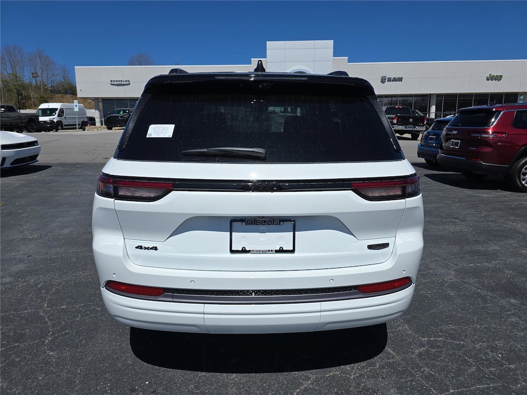 New 2026 Jeep Grand Cherokee SUMMIT 4X4 Sport Utility