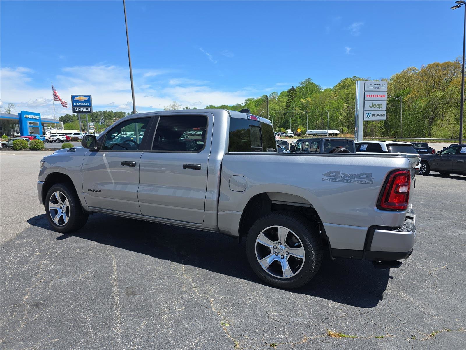 2025 RAM 1500 Tradesman - Photo 6