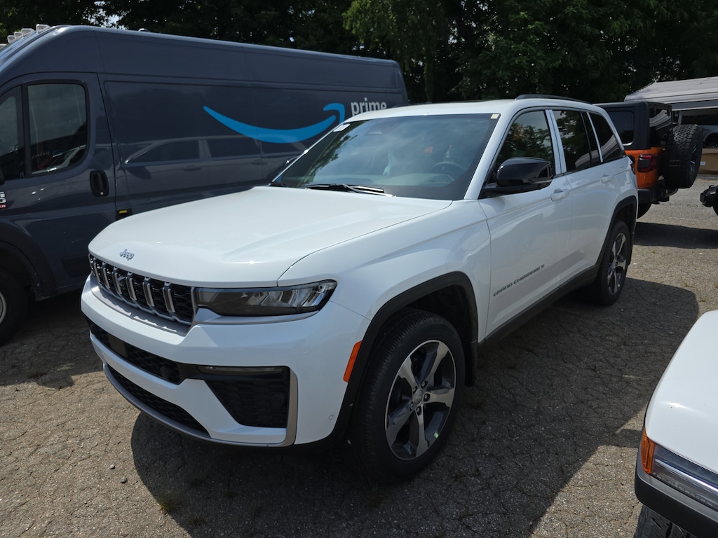 New 2026 Jeep Grand Cherokee LIMITED 4X4 Sport Utility