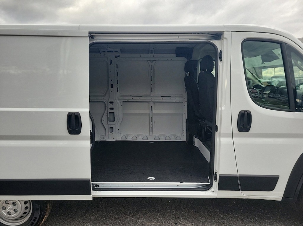 New 2024 Ram ProMaster PROMASTER 2500 TRADESMAN CARGO VAN LOW ROOF 136' W Cargo Van