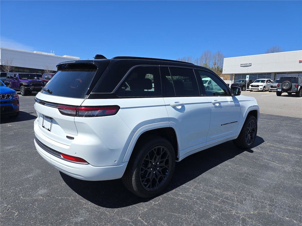 New 2026 Jeep Grand Cherokee SUMMIT 4X4 Sport Utility
