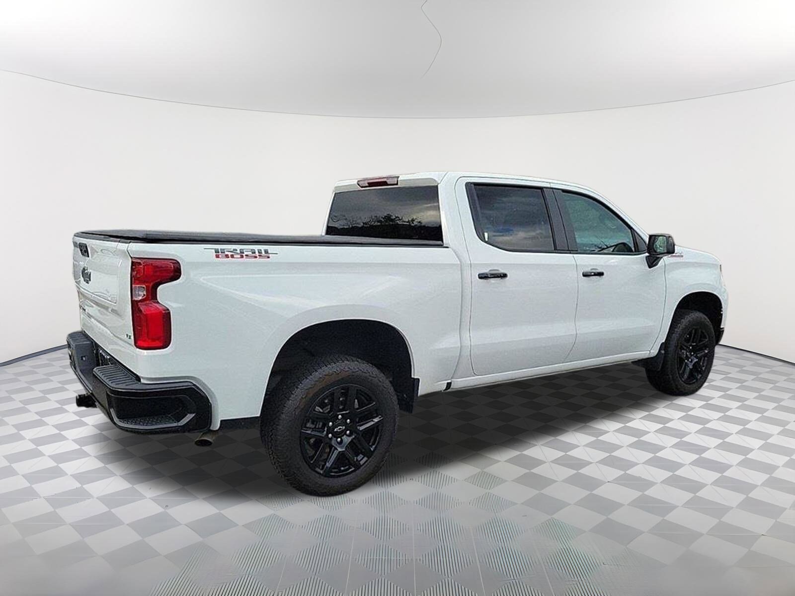 2023 Chevrolet Silverado 1500 LT Trail Boss photo 3